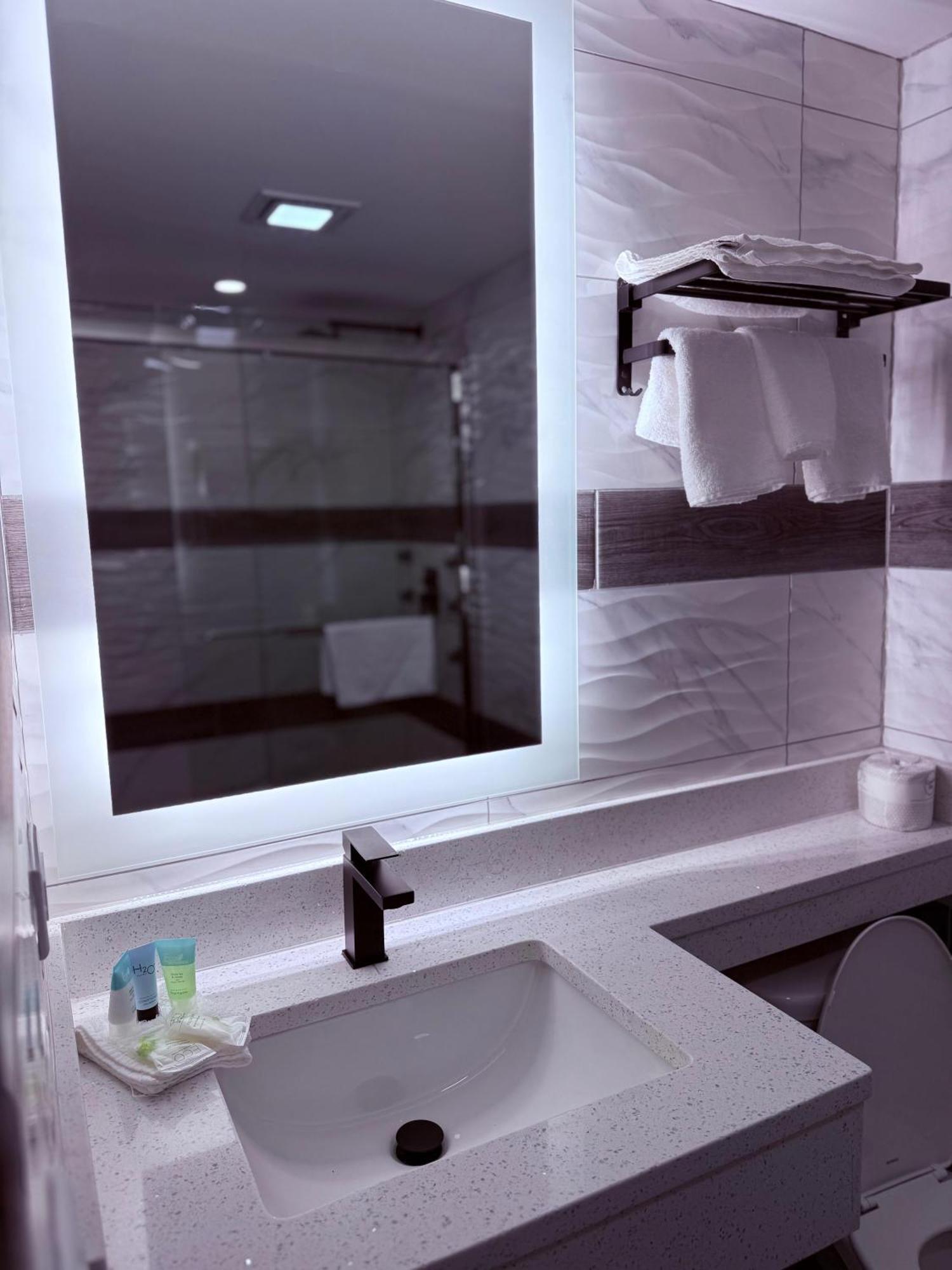 The Vine Hotel Bronx New New York Eksteriør bilde